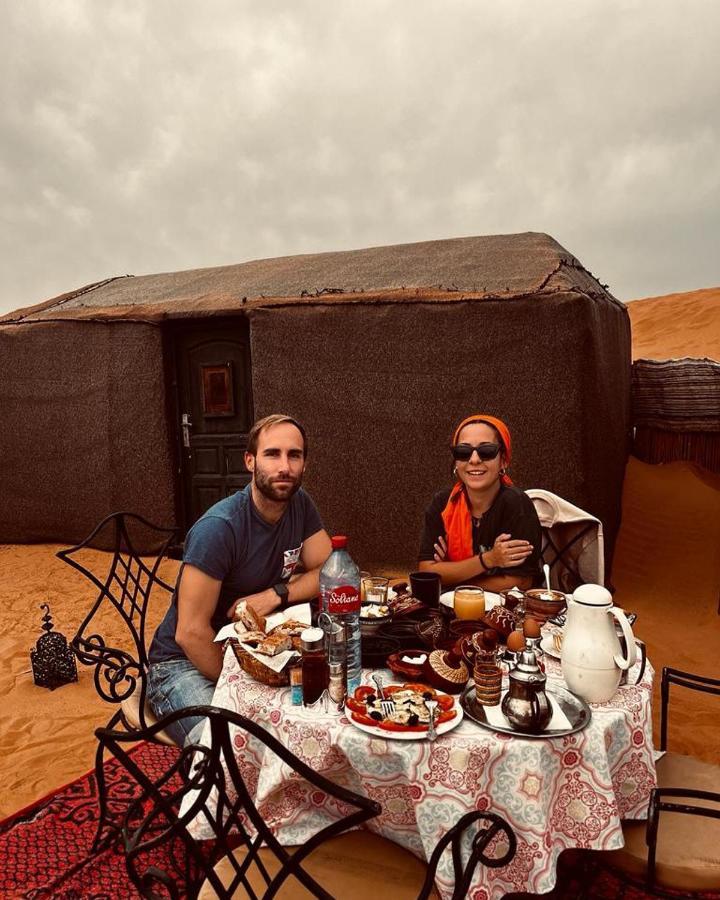 Готель Sunset Desert Camp Мерзуга Екстер'єр фото