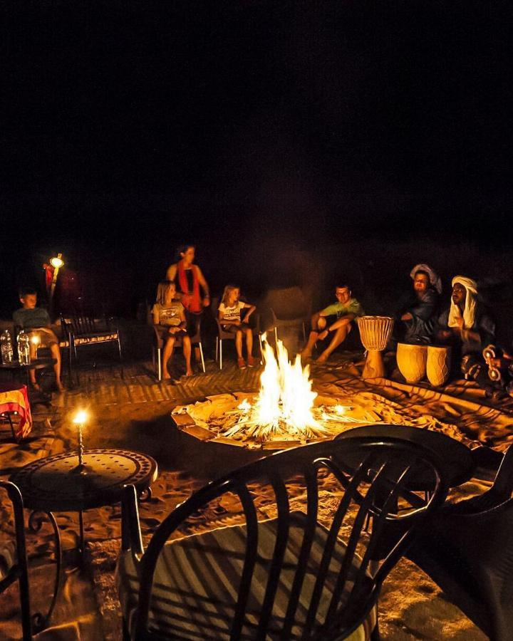 Готель Sunset Desert Camp Мерзуга Екстер'єр фото